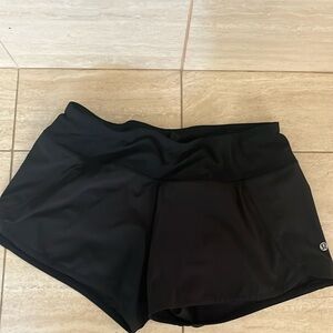 Lululemon women’s black running short, 5”